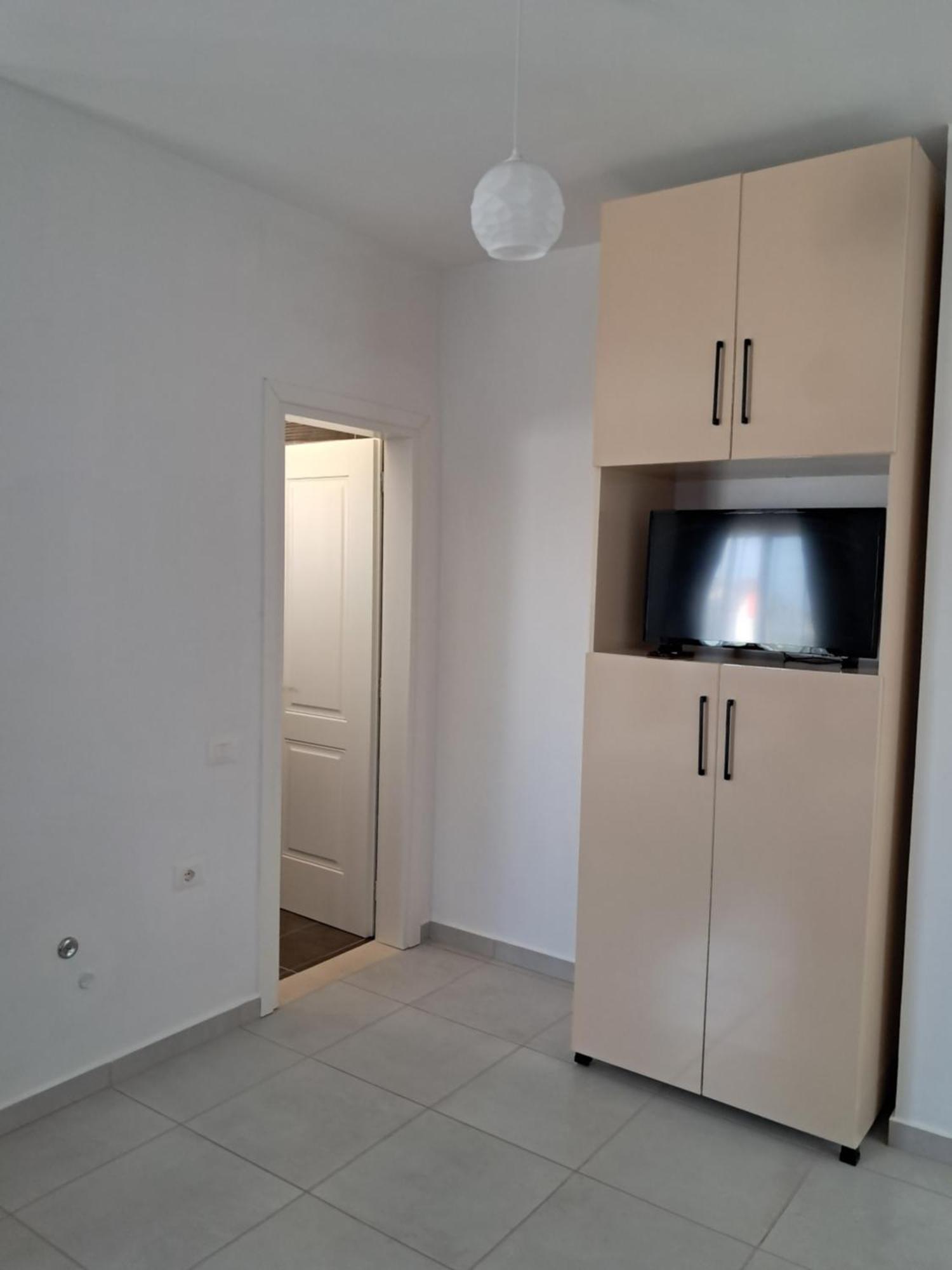 Villa Hysesani Vlorë Buitenkant foto