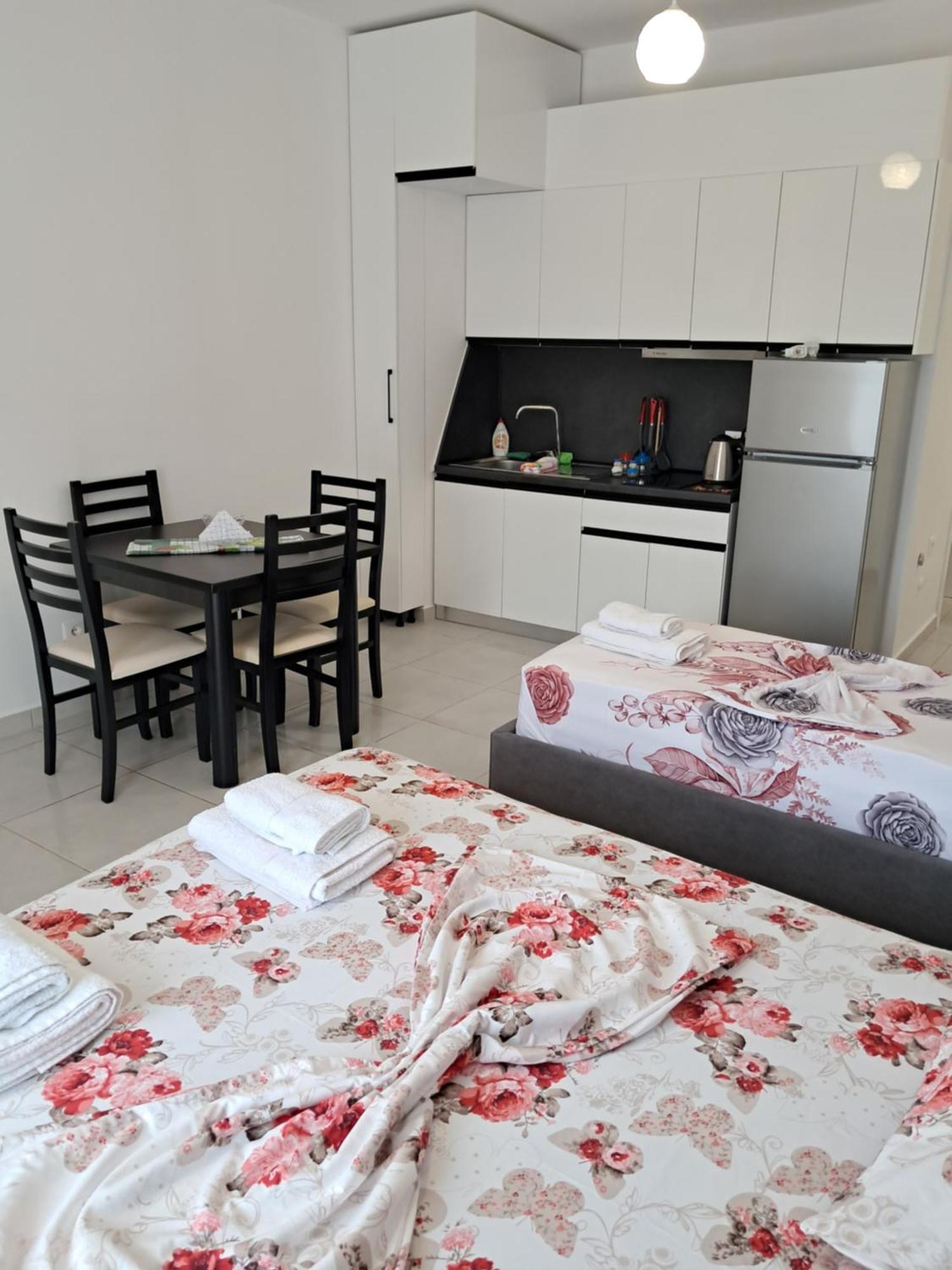 Villa Hysesani Vlorë Buitenkant foto