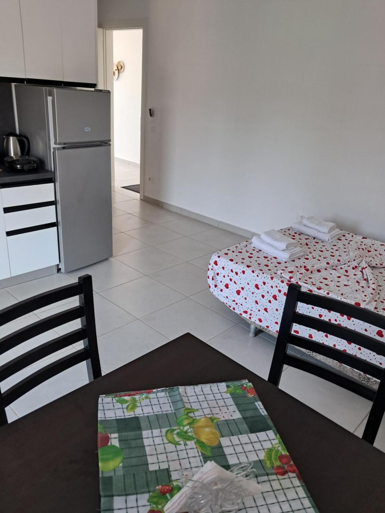 Villa Hysesani Vlorë Buitenkant foto